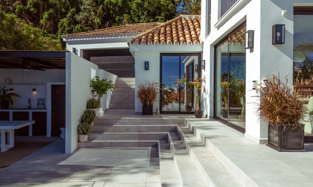Luxury villa for sale with modern-Mediterranean design and sea views in Nueva Andalucia, Marbella 60955