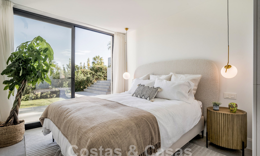 Luxury villa for sale with modern-Mediterranean design and sea views in Nueva Andalucia, Marbella 60980