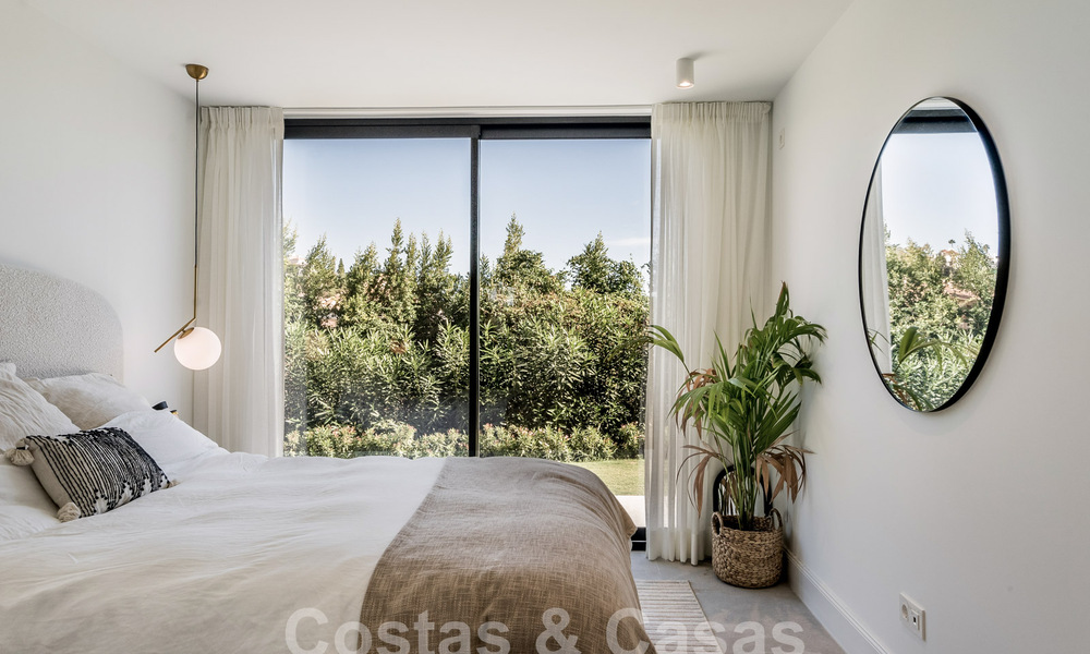 Luxury villa for sale with modern-Mediterranean design and sea views in Nueva Andalucia, Marbella 60981