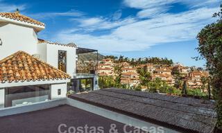 Luxury villa for sale with modern-Mediterranean design and sea views in Nueva Andalucia, Marbella 60998 