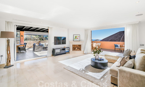 Spacious, luxury penthouse for sale with sea views and in a 5-star complex in Nueva Andalucia, Marbella 60871