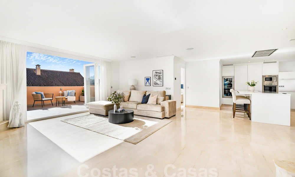 Spacious, luxury penthouse for sale with sea views and in a 5-star complex in Nueva Andalucia, Marbella 60873