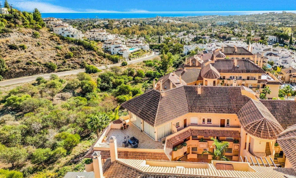 Spacious, luxury penthouse for sale with sea views and in a 5-star complex in Nueva Andalucia, Marbella 60885