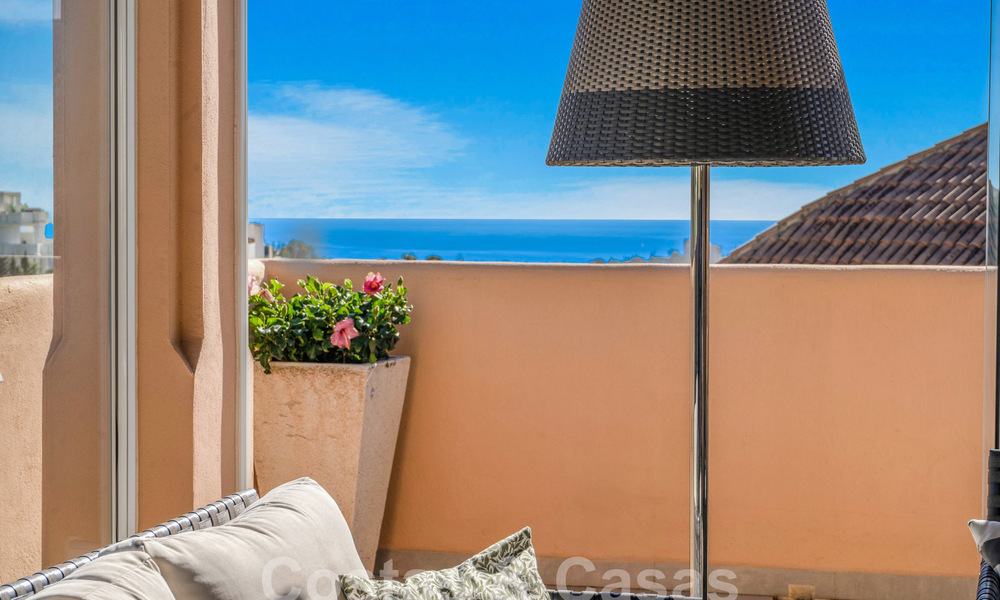 Spacious, luxury penthouse for sale with sea views and in a 5-star complex in Nueva Andalucia, Marbella 60894