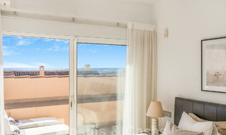 Spacious, luxury penthouse for sale with sea views and in a 5-star complex in Nueva Andalucia, Marbella 60898 