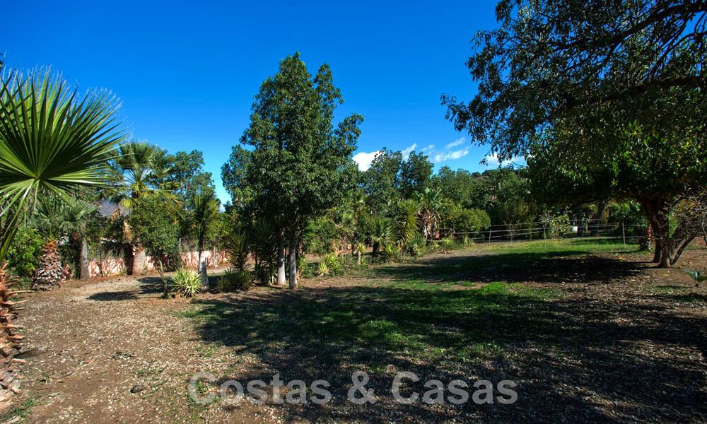 Finca with stables for sale a short distance from Estepona centre, Costa del Sol 61035