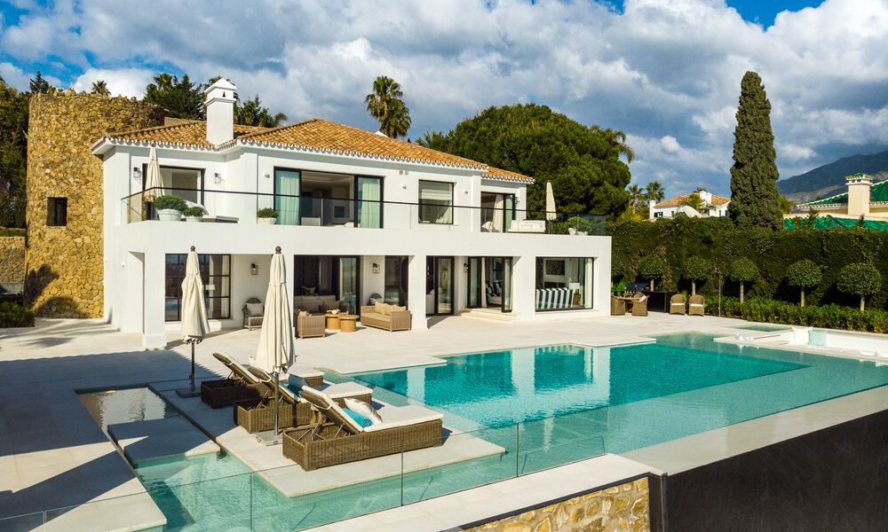 Spectacular resort-style luxury villa for sale with sea views in Nueva Andalucia's golf valley, Marbella 61089