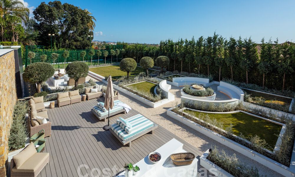 Spectacular resort-style luxury villa for sale with sea views in Nueva Andalucia's golf valley, Marbella 61100