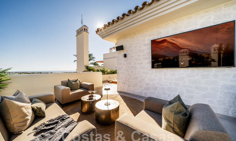 Quality refurbished penthouse for sale with inviting terrace and sea views in Nueva Andalucia, Marbella 61147