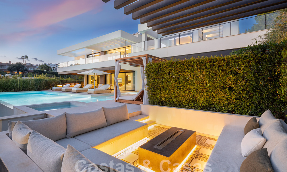 Move-in ready, sophisticated luxury villa for sale in Nueva Andalucia's golf valley, Marbella 61313