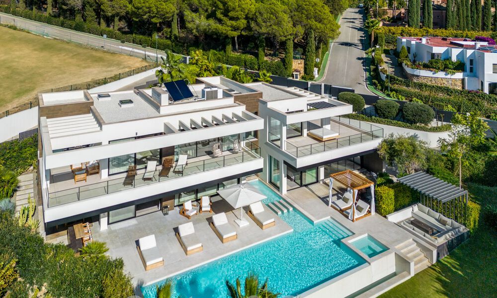 Move-in ready, sophisticated luxury villa for sale in Nueva Andalucia's golf valley, Marbella 61314