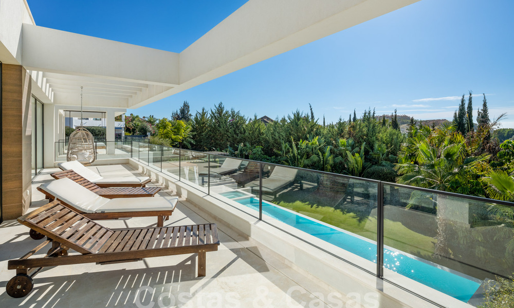 Move-in ready, sophisticated luxury villa for sale in Nueva Andalucia's golf valley, Marbella 61326