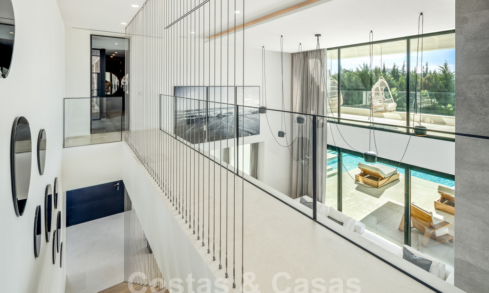 Move-in ready, sophisticated luxury villa for sale in Nueva Andalucia's golf valley, Marbella 61327