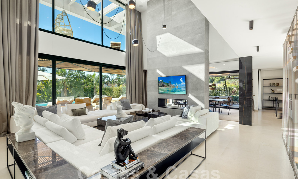 Move-in ready, sophisticated luxury villa for sale in Nueva Andalucia's golf valley, Marbella 61328