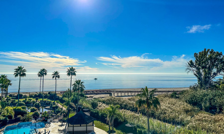 Spacious penthouse for sale in gated beach complex with undisturbed sea views on the New Golden Mile, Marbella - Estepona 61420