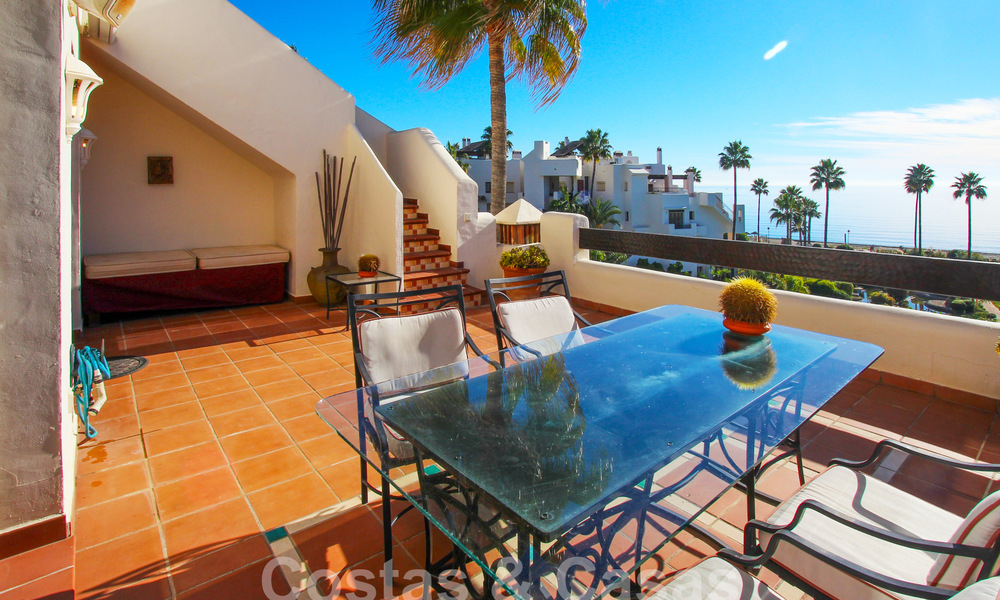 Spacious penthouse for sale in gated beach complex with undisturbed sea views on the New Golden Mile, Marbella - Estepona 61434