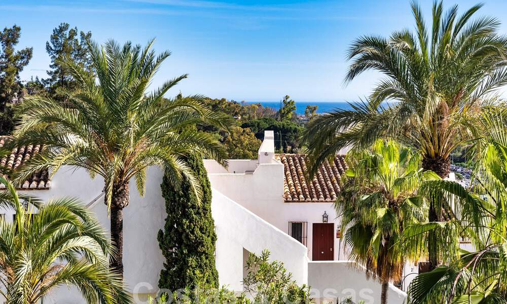 Luxuriously renovated townhouse for sale in a preferred residential area on Marbella's Golden Mile 61582