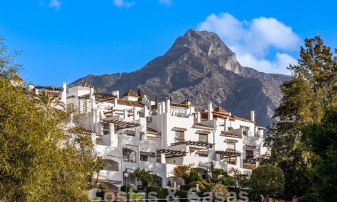 Luxuriously renovated townhouse for sale in a preferred residential area on Marbella's Golden Mile 61583