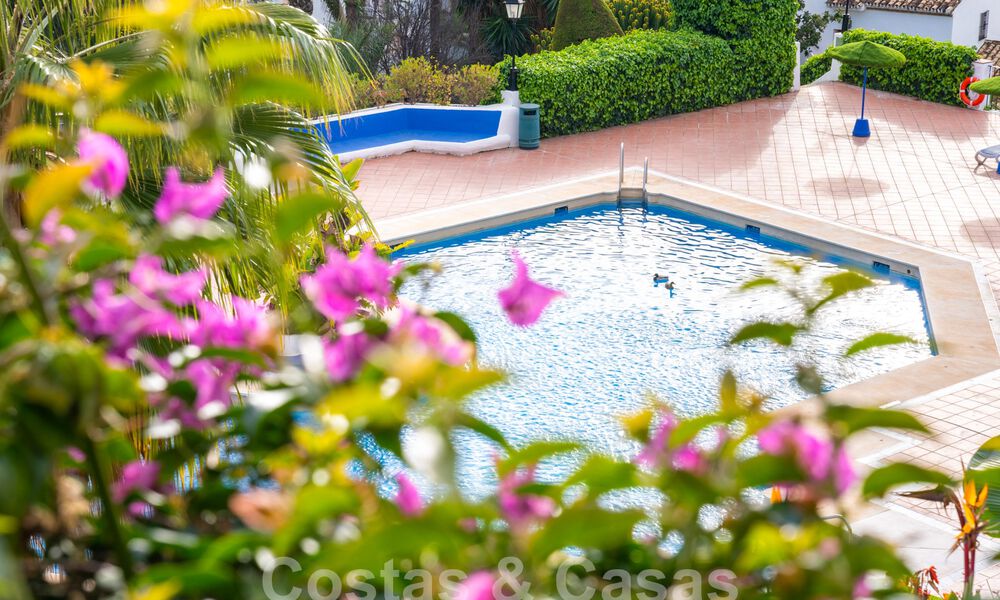 Luxuriously renovated townhouse for sale in a preferred residential area on Marbella's Golden Mile 61592