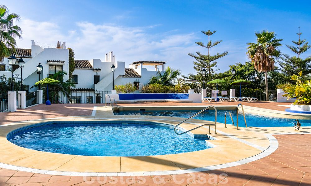 Luxuriously renovated townhouse for sale in a preferred residential area on Marbella's Golden Mile 61627
