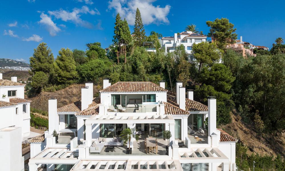 Sophisticated, spacious, luxury penthouse for sale with sea views in a boutique complex in Nueva Andalucia, Marbella 61213