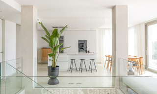 Sophisticated, spacious, luxury penthouse for sale with sea views in a boutique complex in Nueva Andalucia, Marbella 61215 