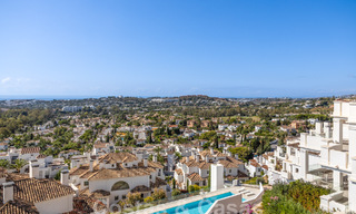 Sophisticated, spacious, luxury penthouse for sale with sea views in a boutique complex in Nueva Andalucia, Marbella 61224 