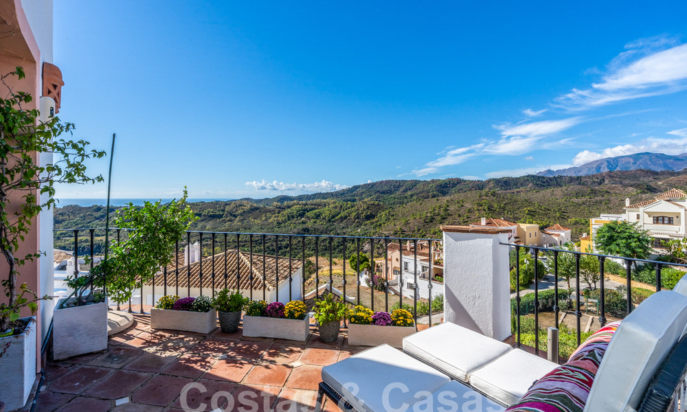 Charming, Andalusian, semi-detached house with sea views for sale in the hills of Marbella - Benahavis 61900