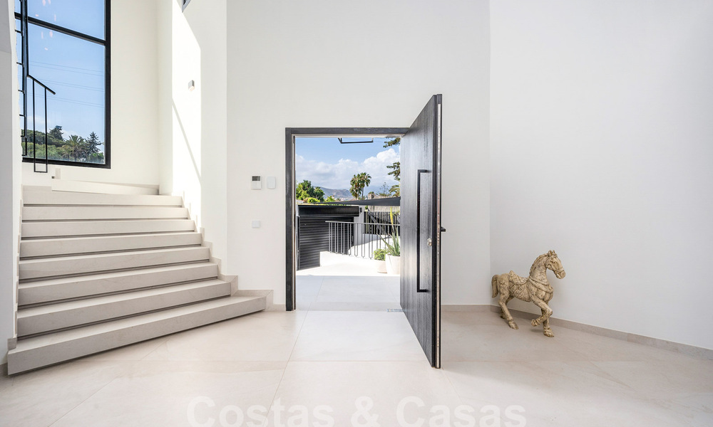 Luxury villa with modern-Mediterranean design for sale in a popular golf area in Nueva Andalucia, Marbella 61653