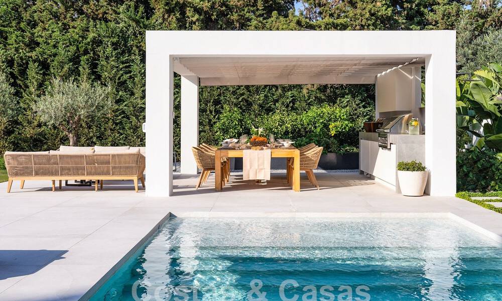 Luxury villa with modern-Mediterranean design for sale in a popular golf area in Nueva Andalucia, Marbella 61654