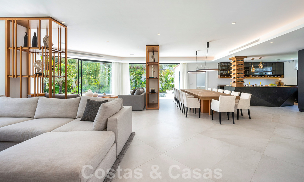 Luxury villa with modern-Mediterranean design for sale in a popular golf area in Nueva Andalucia, Marbella 61656
