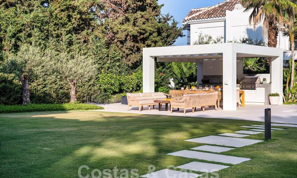 Luxury villa with modern-Mediterranean design for sale in a popular golf area in Nueva Andalucia, Marbella 61695