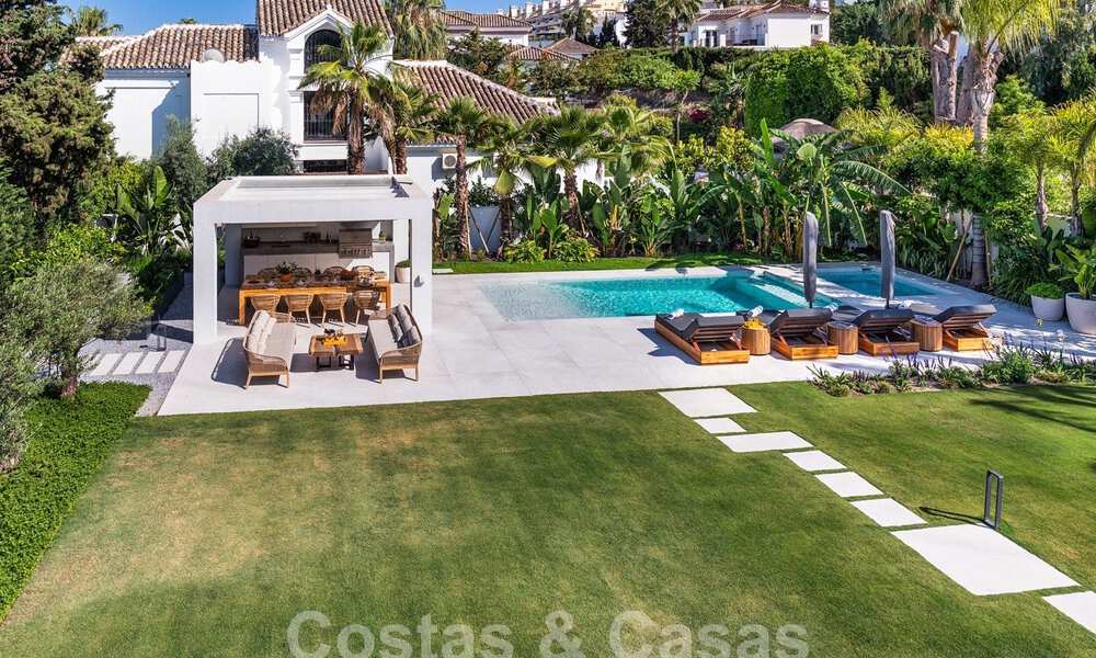 Luxury villa with modern-Mediterranean design for sale in a popular golf area in Nueva Andalucia, Marbella 61699