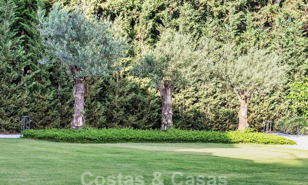 Luxury villa with modern-Mediterranean design for sale in a popular golf area in Nueva Andalucia, Marbella 61704