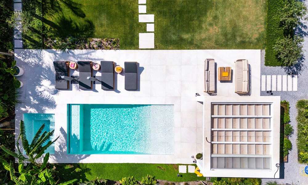 Luxury villa with modern-Mediterranean design for sale in a popular golf area in Nueva Andalucia, Marbella 61717