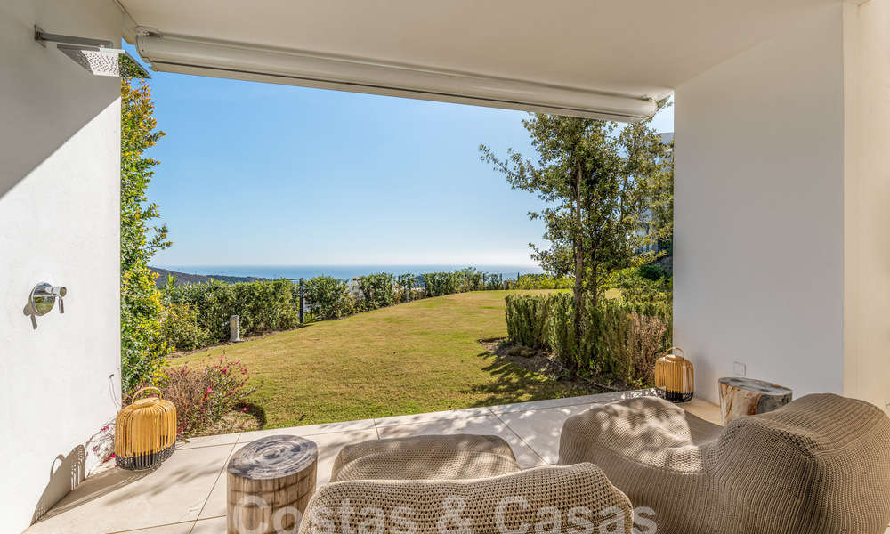 Modern garden apartment with sea views for sale, a short drive from Marbella centre 61786