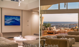 Impressive renovated penthouse for sale with panoramic golf and sea views in the heart of Nueva Andalucia, Marbella 61796 