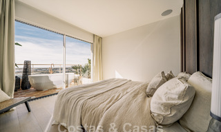 Impressive renovated penthouse for sale with panoramic golf and sea views in the heart of Nueva Andalucia, Marbella 61802 