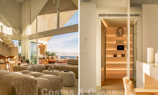 Impressive renovated penthouse for sale with panoramic golf and sea views in the heart of Nueva Andalucia, Marbella 61836 
