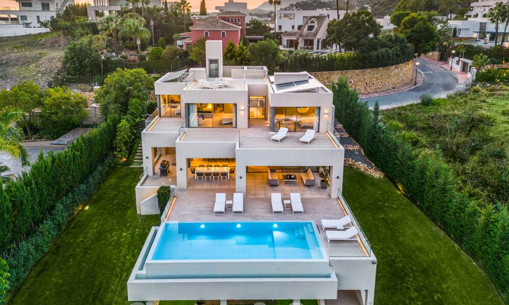 Sophisticated luxury villa with modern design for sale within walking distance of the golf course in Nueva Andalucia, Marbella 61345