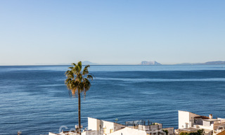 Beachside Penthouse with 3 bedrooms and panoramic sea views for sale on the New Golden Mile between Marbella and Estepona 61365 
