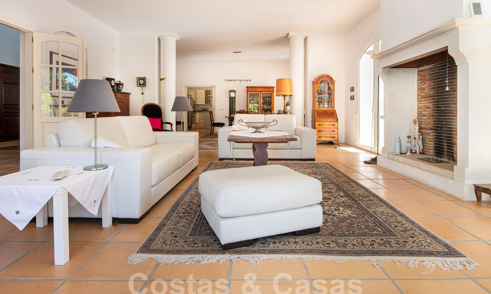 Mediterranean luxury villa for sale just steps from the beach and amenities in Guadalmina Baja, Marbella 61871