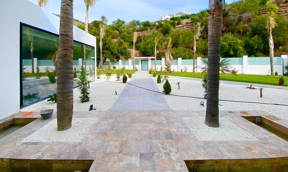 New, modern, luxury villa for sale with panoramic sea views in the exclusive Marbella Club Golf Resort in Benahavis - Marbella 61962