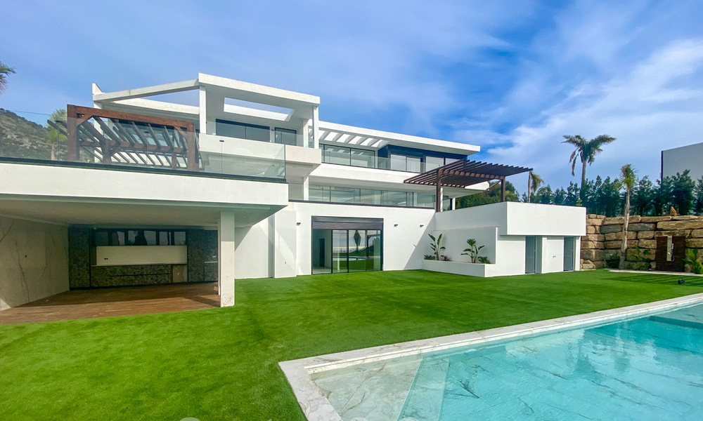 New, modern, luxury villa for sale with panoramic sea views in the exclusive Marbella Club Golf Resort in Benahavis - Marbella 61965