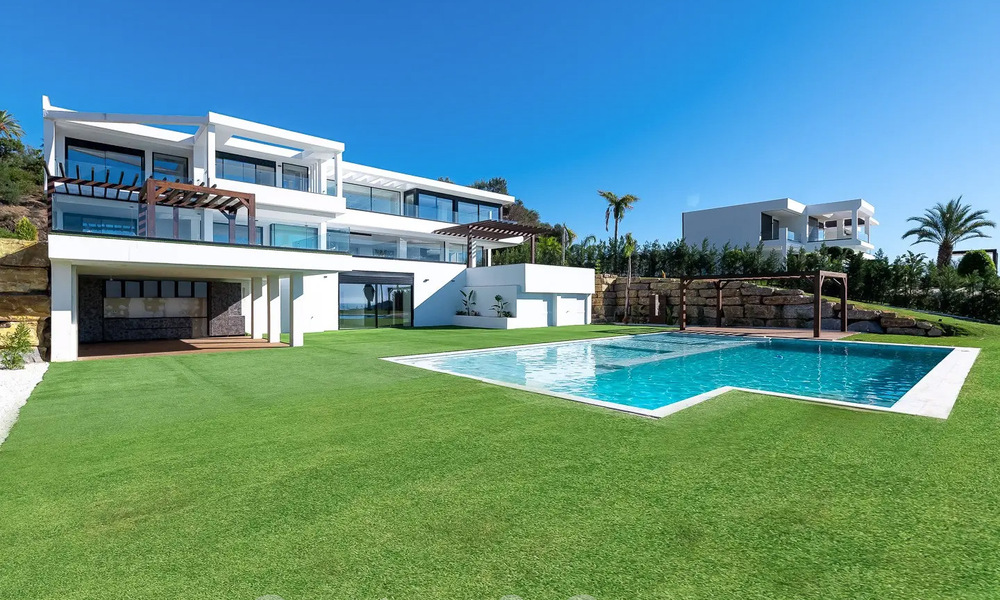 New, modern, luxury villa for sale with panoramic sea views in the exclusive Marbella Club Golf Resort in Benahavis - Marbella 61973