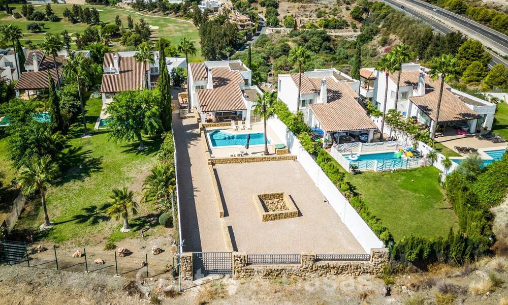 Charming family home for sale overlooking golf and mountain scenery in Benahavis – Marbella 62078