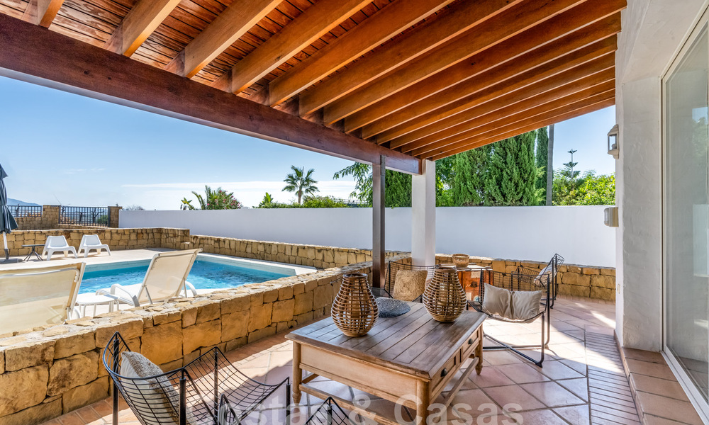 Charming family home for sale overlooking golf and mountain scenery in Benahavis – Marbella 62094