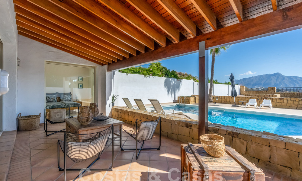 Charming family home for sale overlooking golf and mountain scenery in Benahavis – Marbella 62095