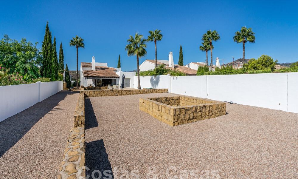 Charming family home for sale overlooking golf and mountain scenery in Benahavis – Marbella 62113