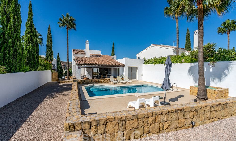 Charming family home for sale overlooking golf and mountain scenery in Benahavis – Marbella 62114